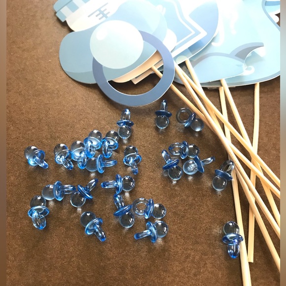 Boy baby shower items.Stick props, It’s a Boy sash, pacifier confetti & balloons - Picture 5 of 8